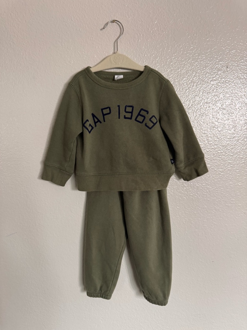 GAP Olive Green Sweatshirt & Joggers Set